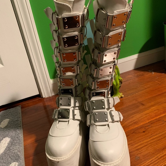 White Demonia Damned Platform Boots Womens 8 - Picture 2 of 5